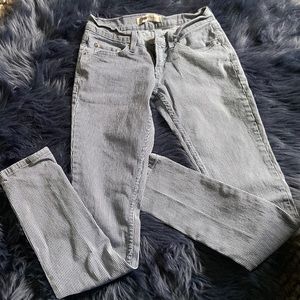 Levi’s 524 jeans